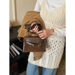 Fashionable Kelly Bag for Women, New High-End Handbag, Versatile Lock Closure Crossbody Bag, Stylish Small Square Shoulder Bag