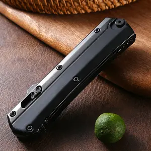 A multi-functional portable kitchen knife with sharp blades, it is a fruit knife suitable for daily use and outdoor cooking. Multifunctional tool