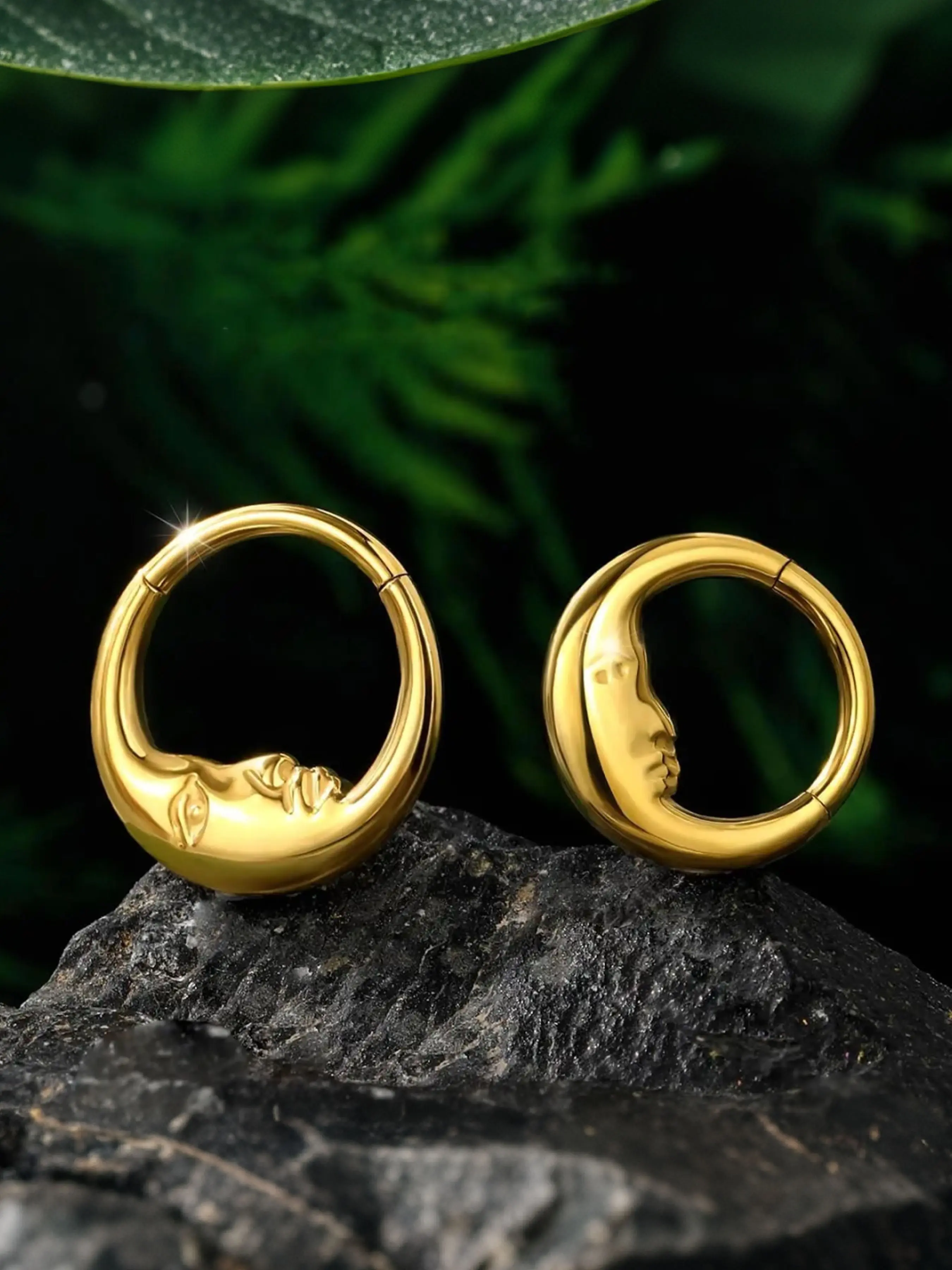 16G Titanium Moon Face Hinged Segment Septum Ring Septum Piercing - Unisex Hinged Nose Ring Titanium Nose Hoops Easy Fit Daily Wear Whimsical Body Jewelry for Mystical Look