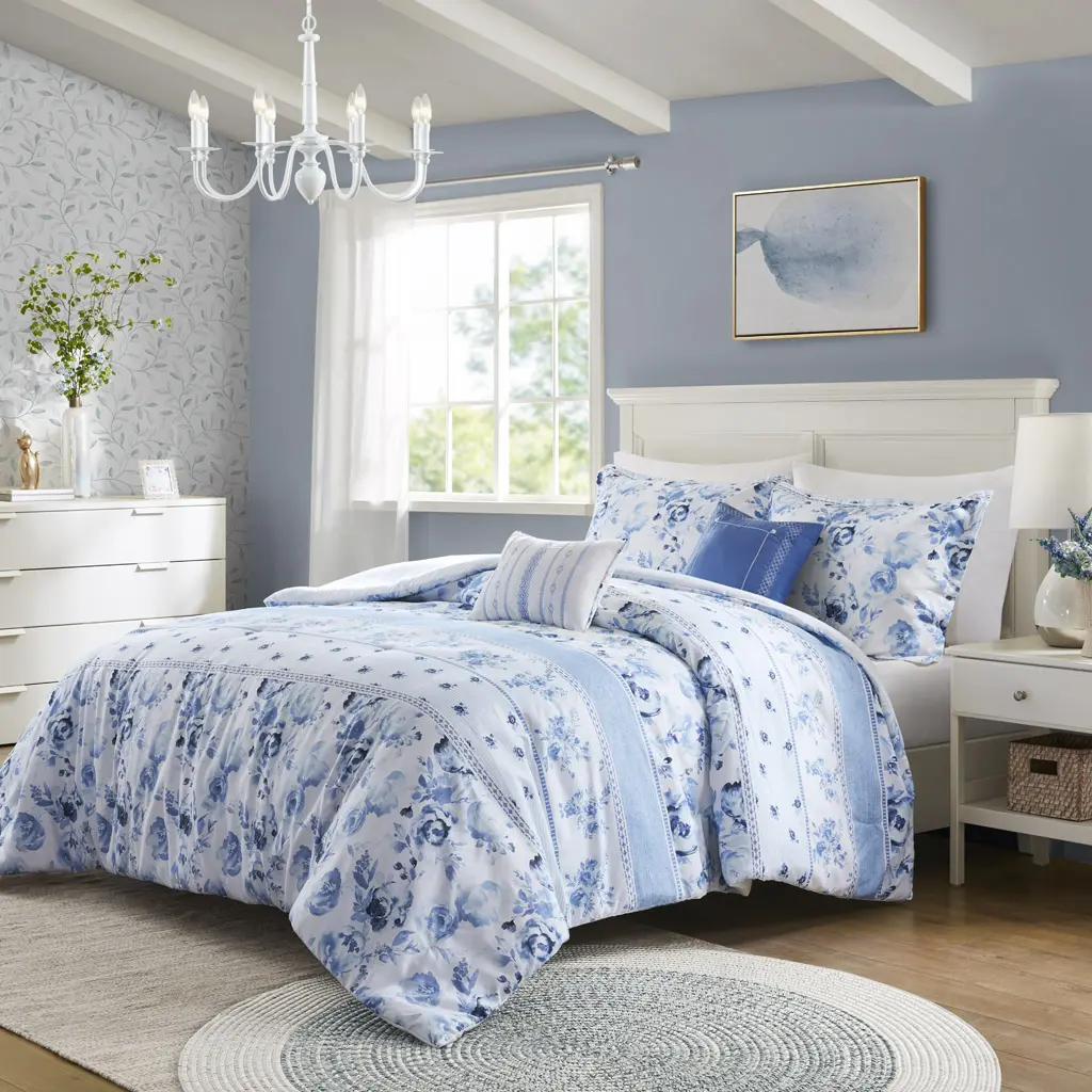 Intelligent Design Christa Floral-Striped Comforter Set, Comfy Decorative Bedding for Bedroom Use, Comfy Bedding Set, Decorative Bedding Set