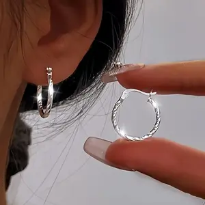 S925 Mother's Day Sterling Silver Twist Hoop Earrings, Classic and Simple Style, Minimalist Geometric Twist Round Circle Earrings, Hypoallergenic and Lightweight 0.06oz, Suitable for Daily Wear And Mother'S Day Gift, Jewelry for All Seasons