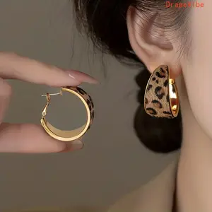 Women Vintage Elegant Leopard Print Furry Hoop Earrings Textured No Plating Design For Daily And Party Wear