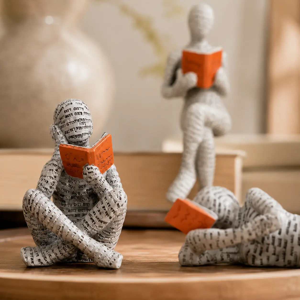 Resin Reading Women Figurine - Little Cute Abstract Art Statue Sculpture for Desk & Bookshelf - Decorative Ornament for Bedroom, Living Room, Office & Home Decor - Unique Birthday & Christmas Gift Idea for Avid Reader, Girl & Women