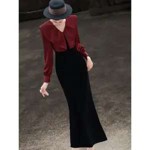 MEXCOCO New retro style elegant ruffle edge contrasting color splicing slim velvet dress for autumn 2025