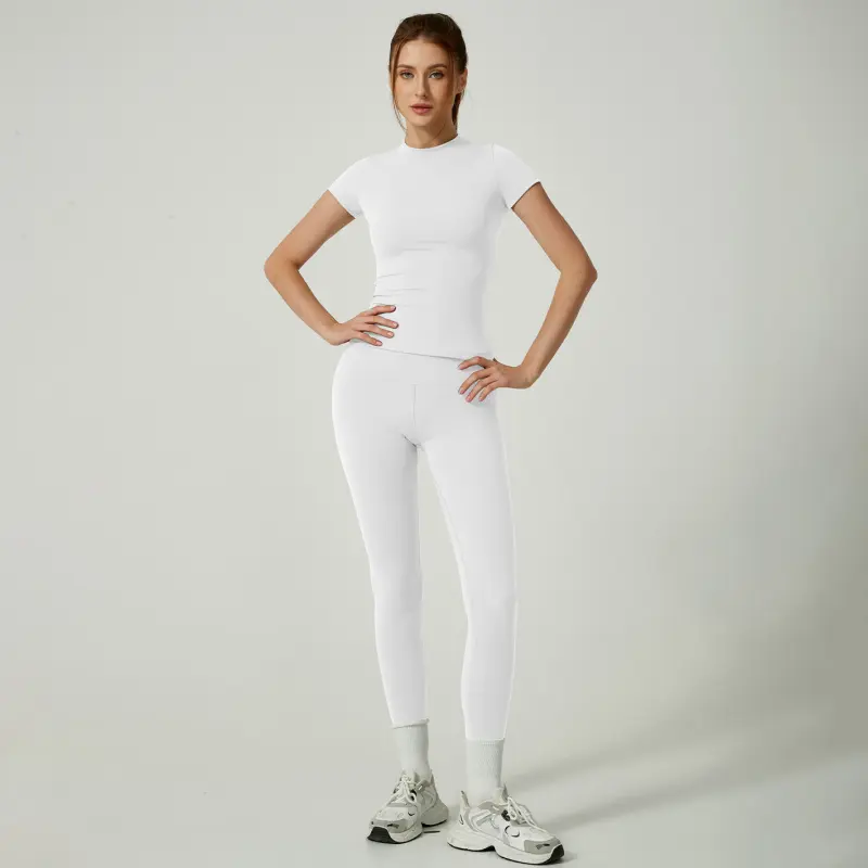 Solid color sports T-shirt set, round neck, slim fit, stretchy fabric, suitable for yoga and gym workouts, women's sportswear, sporty style clothing, fitness shirt, workout top, loose fitness shirt, fitness set Solid color sports T-shirt set, round neck, slim fit, stretchy fabric, suitable for yoga and gym workouts, women's sportswear, sporty style clothing, fitness shirt, workout top, loose fitness shirt, fitness set