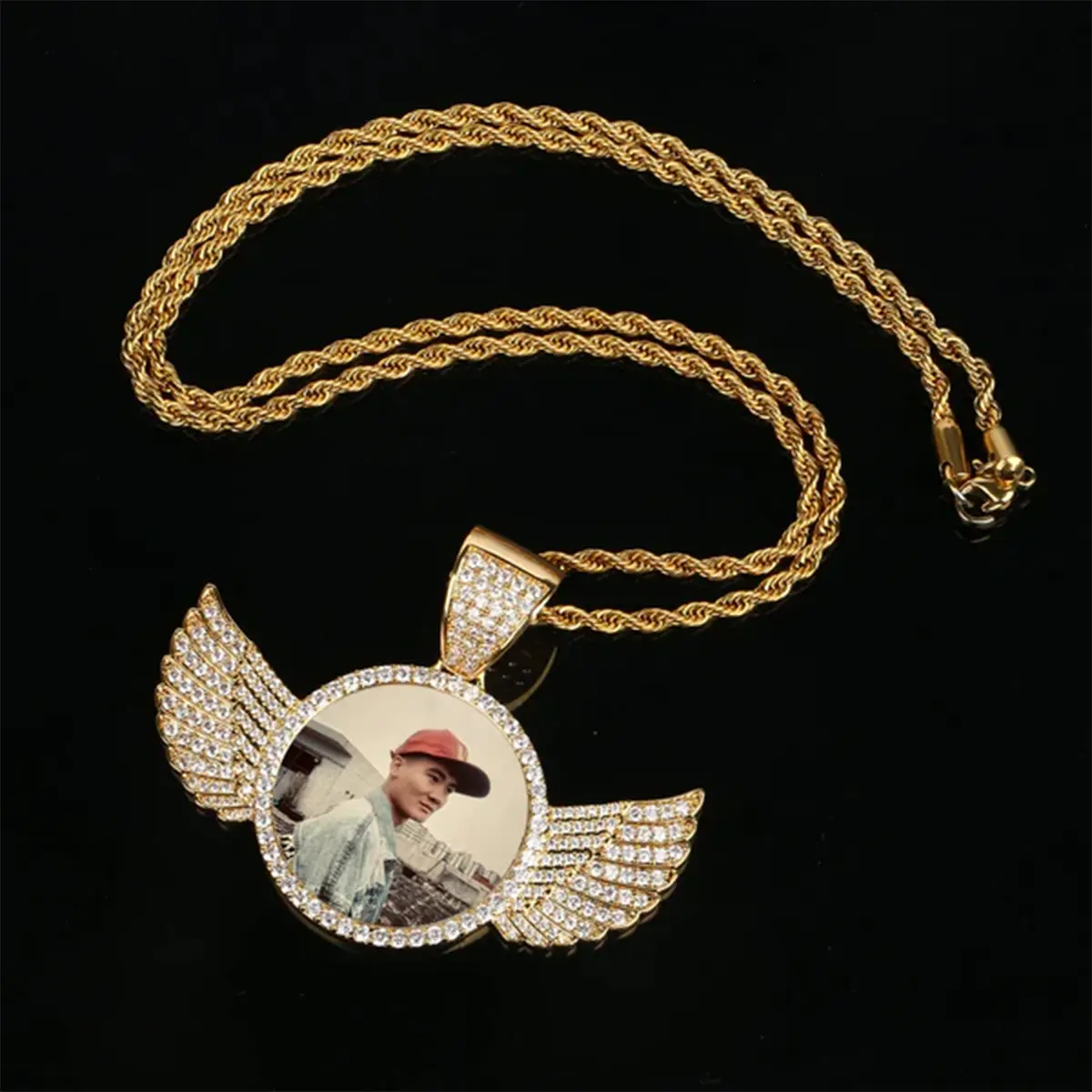 Personalized Hip Hop Memory Picture Necklace Custom Angel Wings Necklace for Men Women Gift for Christmas Hypoallergenic Stainless Steel Chain Memorial Gift