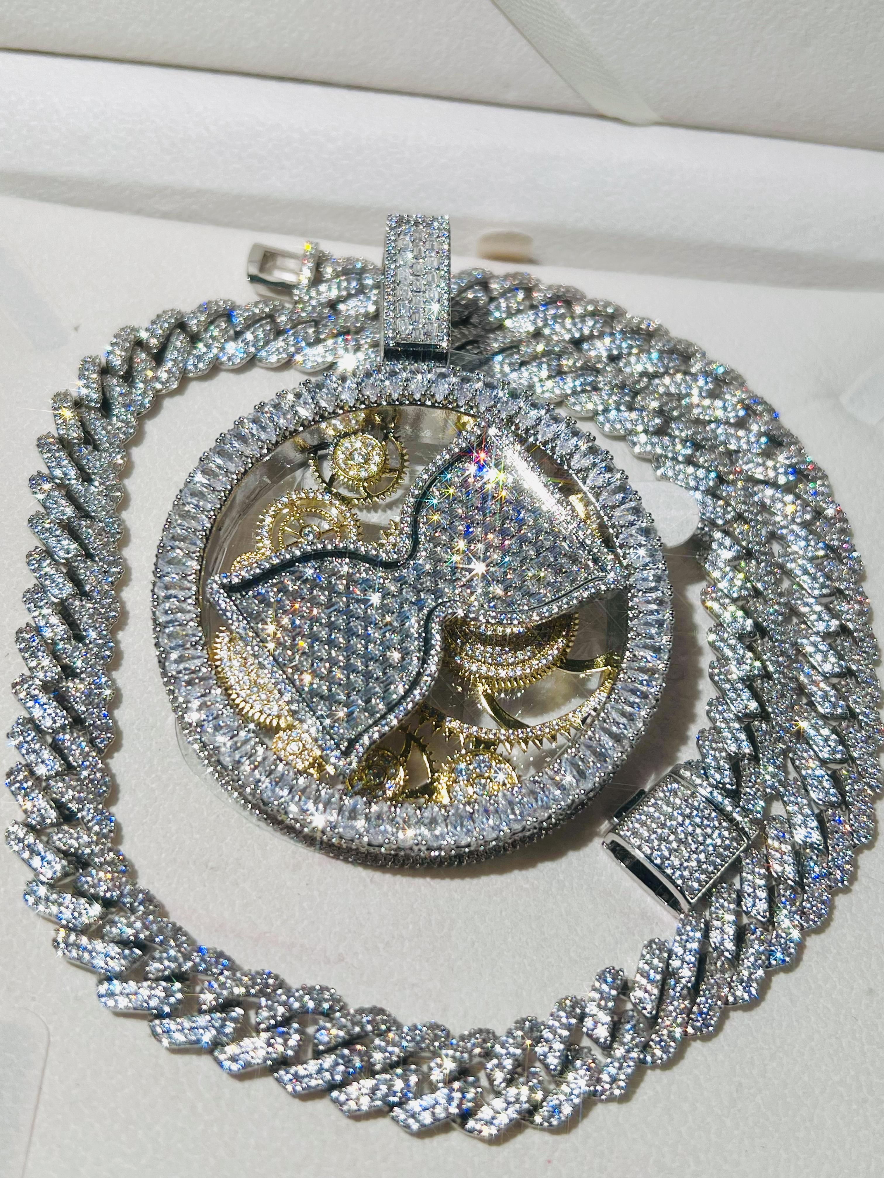 Customized mixed color hourglass rotatable disc jewelry VVS rotatable control hip-hop style hourglass ice pattern full diamond pendant hip-hop street culture jewelry, Father's Day and Mother's Day gifts