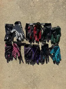 Checkerboard gloves