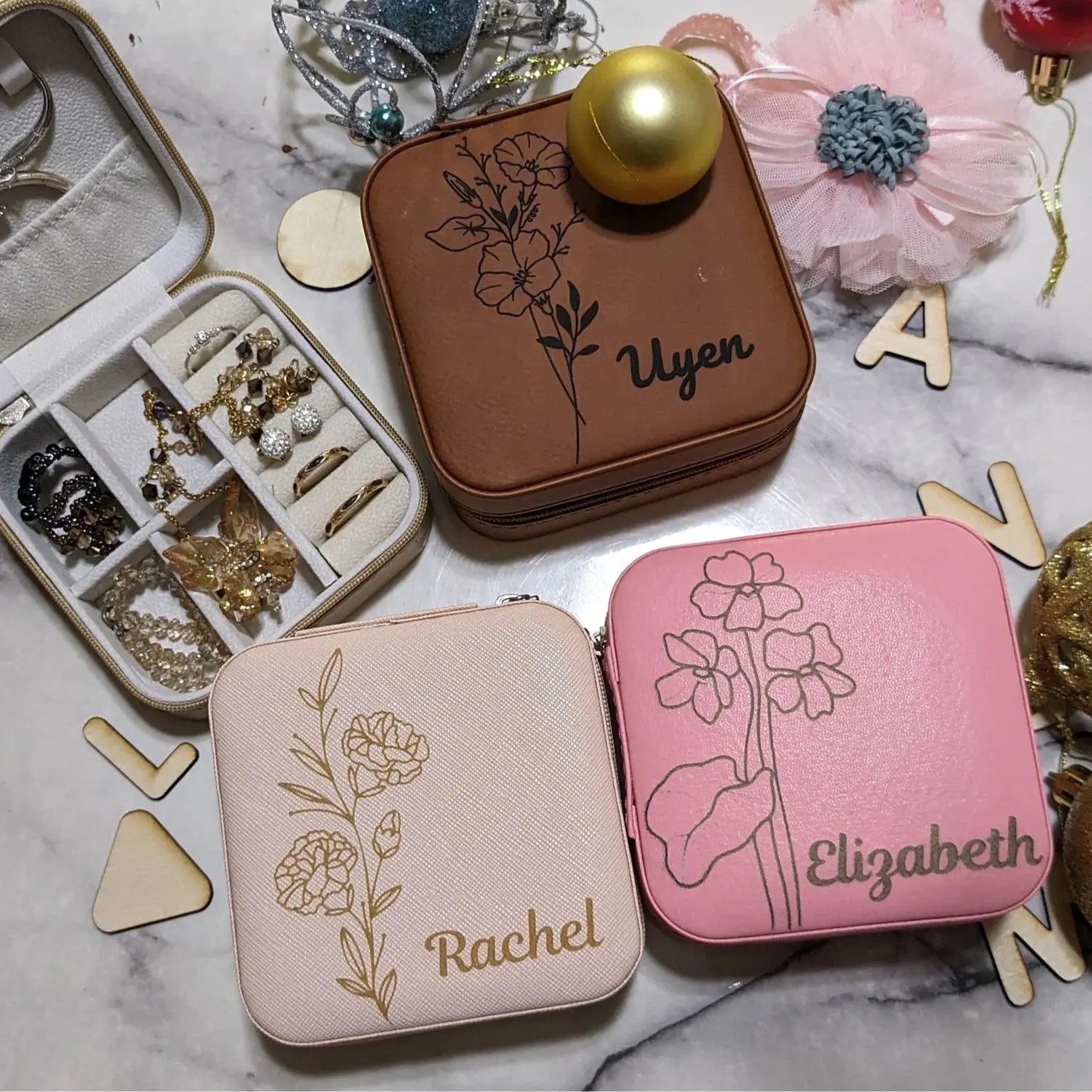 Personalized Gift Bundle - Custom Gift Box for Birthday, Anniversary, Valentine, Wedding