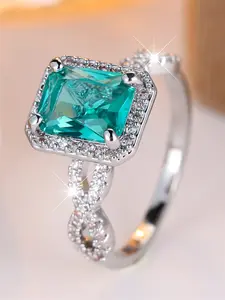 A square ring made of green zirconia is fashionable and simple, suitable for women to wear at travel wedding parties Princess Ring Cubic Zirconia Rings