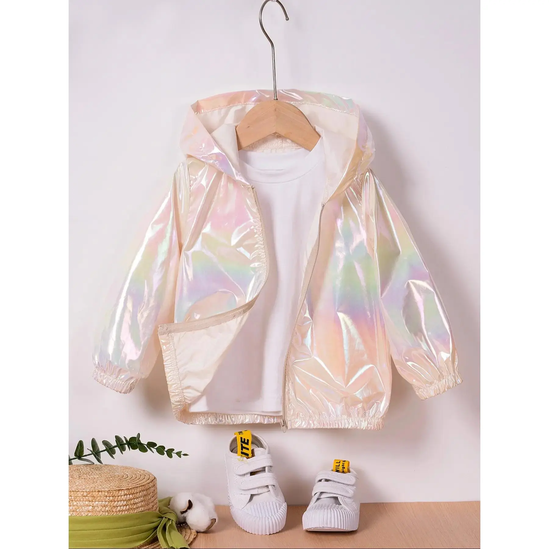 Girls' Cute Lightweight Hooded Long Sleeve Windbreaker, Cartoon Chest Patch, Colorful Soft Fabric, Spring & Fall Sun Protection, Cpsia Labeled, for Ages 3-8 (Incl. 3-4 Years)