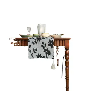 Yimanqiyun Nordic Jacquard Floral Tassel Table Runner Wedding Dining Room Decor