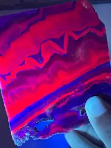 1pc Fluorescent Black Rose Feather Fluorite Slice,Red Stripes Pattern Under UV Light,Dark Blue&Green Color Fluorite Slab,UV Reactive Stone,Amazing Deocration for Christmas,Cool Gift for Friend and Family,Premium Quality Crystal Decor,Jewelry Making.