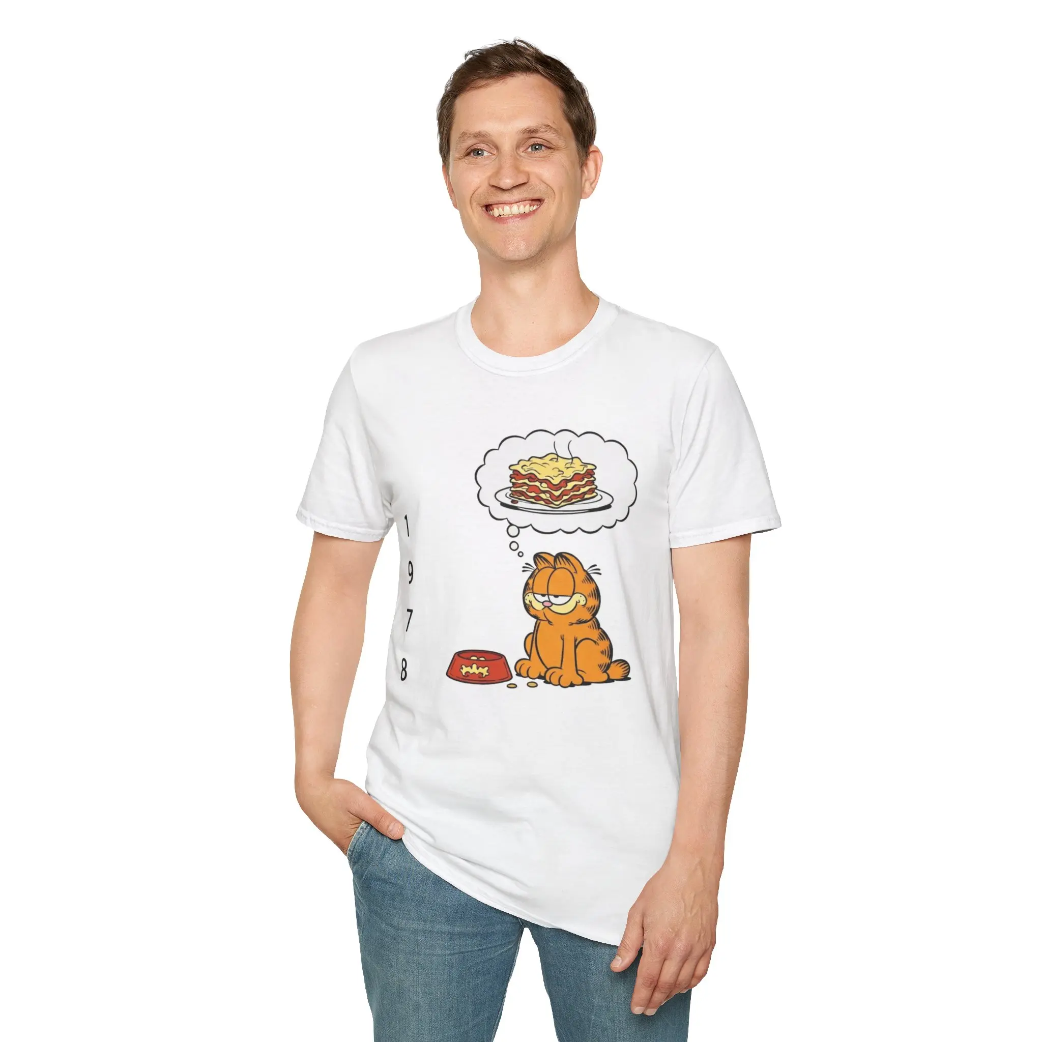 Garfield lasagna thought bubble T-Shirt | 1978 comic cat design