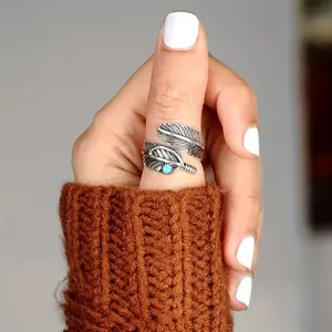 Vintage-Inspired Feather Open Ring for Women - Statement Jewelry with Adjustable Band - Boho Chic Fashion Accessory for Everyday Wear