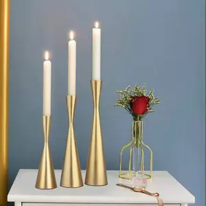 Metal Candle Holder, Elegant Curve Design Candle Holder, Stylish Centerpiece for Living Room, Home Decor Supplies, Ornaments