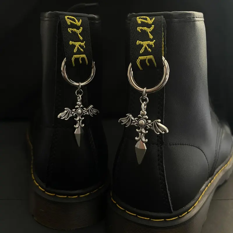 Devil Wings & Sword Design, Bling Shoe Croc Charms, 1 Pair Easy To Attach Punk Style Shoes Decorations for Men's Boots, Street Hip Hop Goth Shoes Accessory Gothic Elements for Valentine's Day, Gift, Punk Culture Accessories, Decorative Shoe Accessories