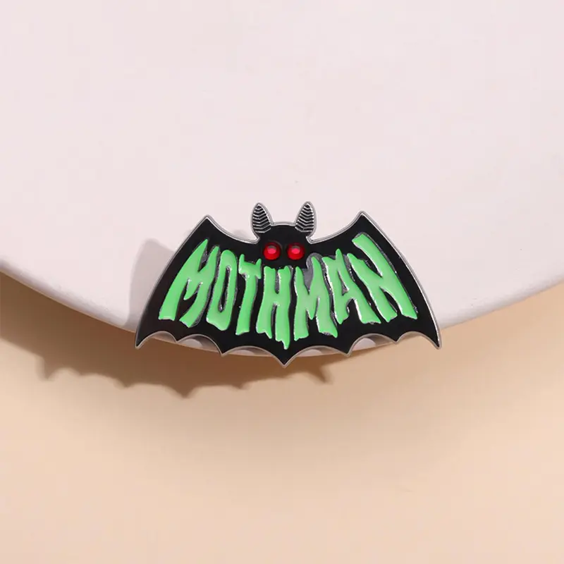 Cartoon Bat Design Brooch, Cute Luminous Brooch, Fashion Accessories for Women & Men, Trendy All-match & Exquisite Brooch for Birthday Gift, Halloween, Clip, Alloy Brooch Pin, Bat Pins