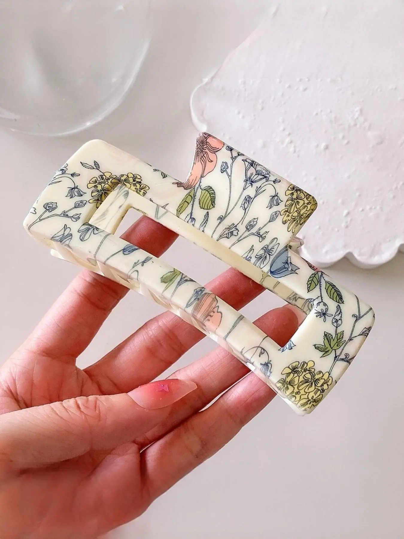 Vintage Retro Floral Pattern Hair White Claw Clip, Flower Hair Clip, Casual Versatile Shark Clip for Women & Girls, Elegant All-match Fashion Accessories for Daily & Party Decoration, Exquisite for Birthday Gifts, Hair Claws