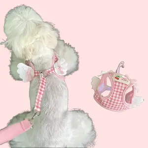 Pet dog leash with small wings, suitable for Teddy dogs, Bichon Frise, and other small breeds; a home and outdoor walking harness for small dogs.