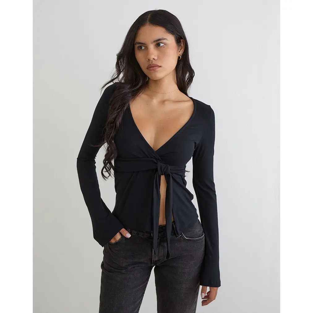 MOTEL   Lamae Wrap Top in Black