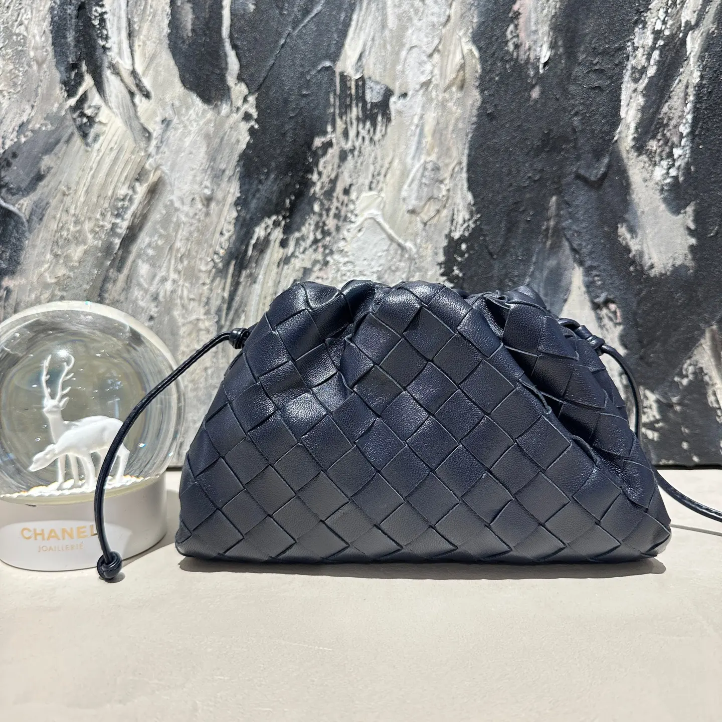 Pre-owned BOTTEGA VENETA intreciato navy dust bag shoulder bag