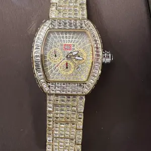 Men's luxury rhinestone decorationround dial quartz watch with box,stylish exquisite watch, party fashionwatch, daily clothing decoration