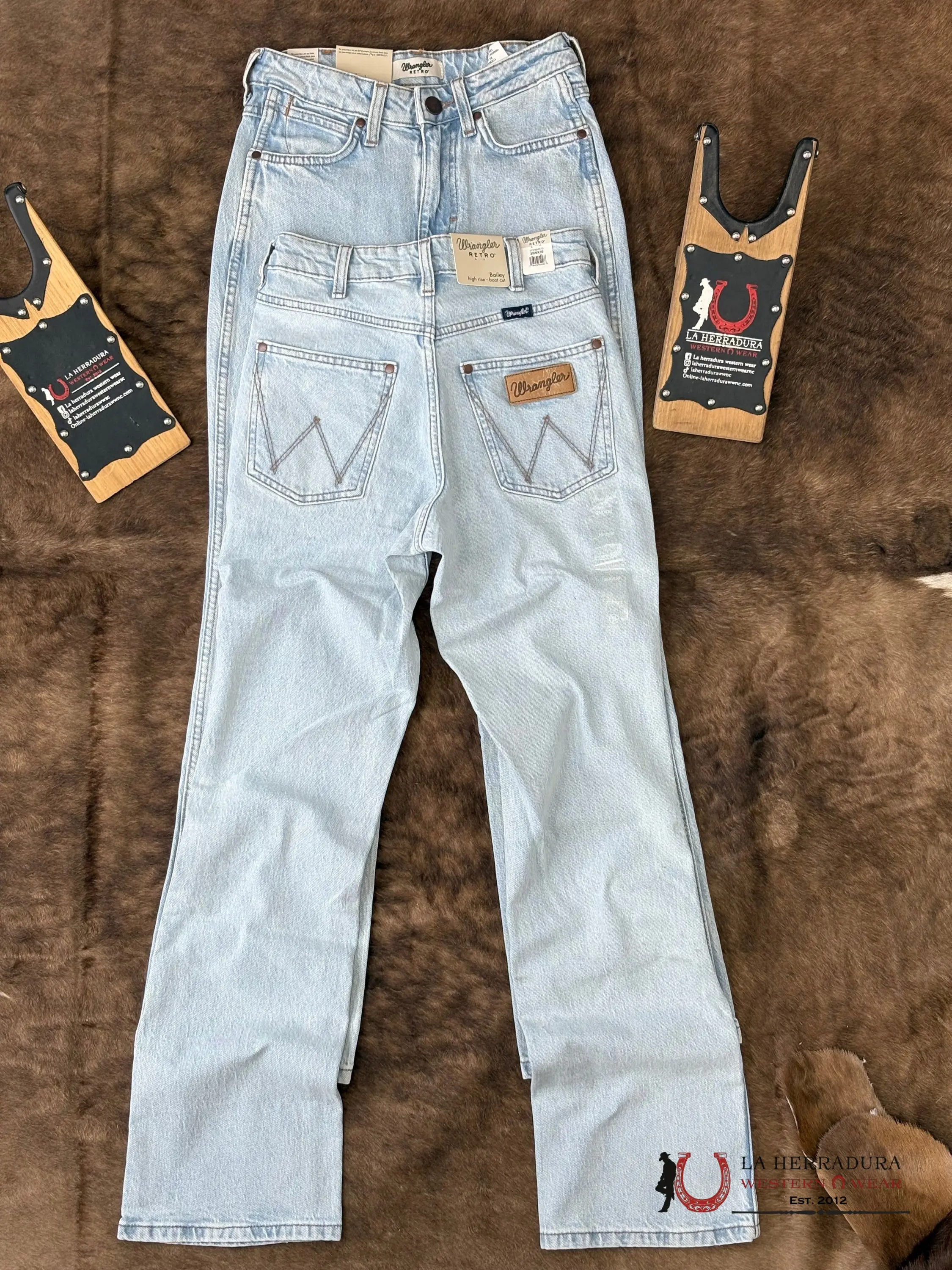 WOMENS WRANGLER BAILEY HIGH RISE BOOTCUT LIGHT WASHED 112364570