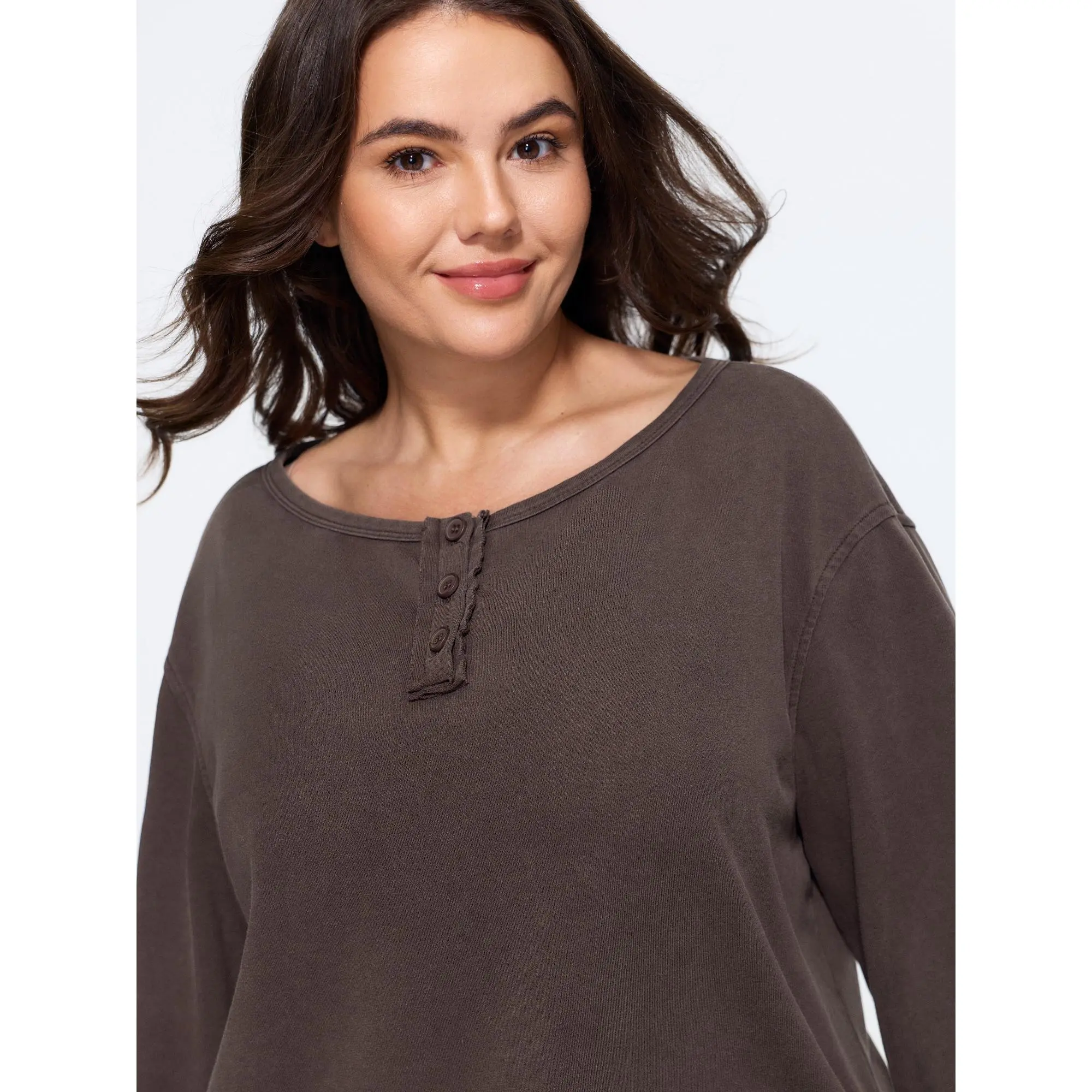 BLOOMCHIC Plus Size Washed Long Sleeve Curved Hem Sweatshirt[M-6X] 2026 Summerfinds