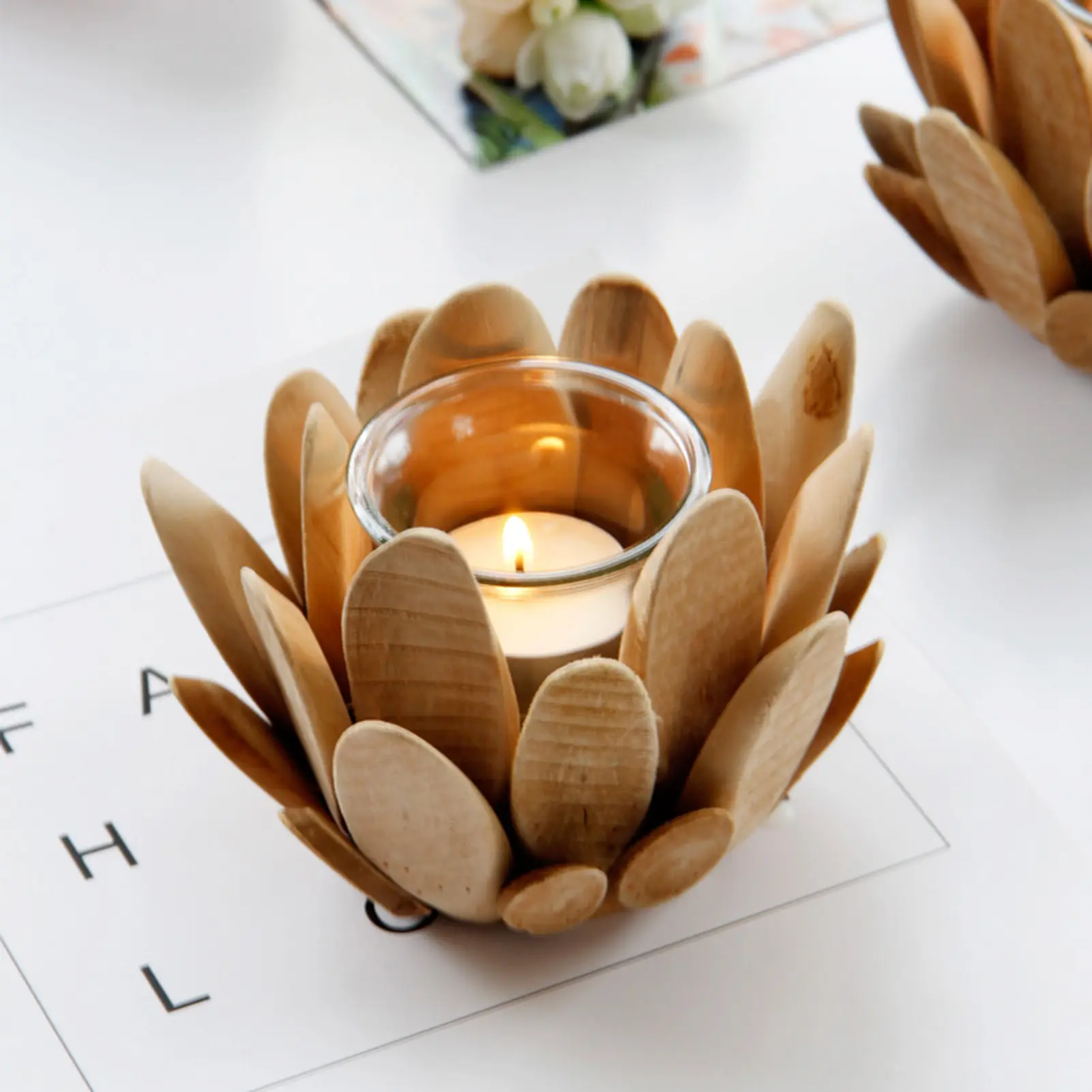 Wooden Petal Candle Holder Handmade Wooden Candlestick Holder with Smooth Finish Lotus Flower Shape Design Decorative Candle Stand for Home Decor Table Centerpiece Birthday Party Wedding Event Dining Room Living Room Bedroom Decoration Gift Craft