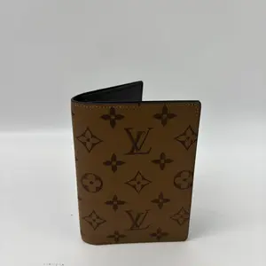 Pre-owned Louis Vuitton canvas Small Leather Goods senza2 passport holder no.6