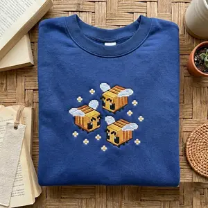 Embroidered Bee Sweatshirt, Pixel Art Bumblebee, Retro Gamer Hoodie, Save The Bees Crewneck, 8bit Insect Shirt, Cottagecore Aesthetic