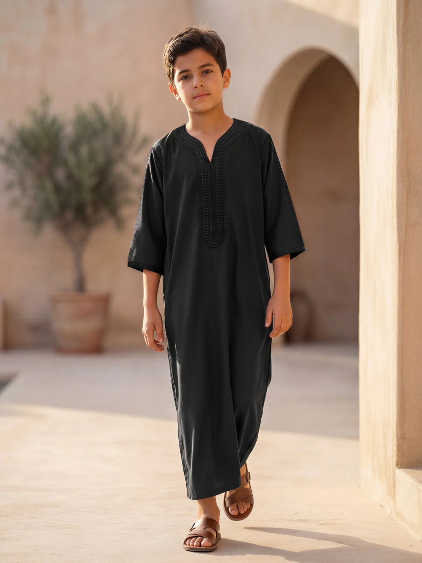 Black Muslim Islamic Kandura Clothing for Boys 8-12, Exquisite Embroidery V-Neck Three-Quarter Sleeve with Pockets, Comfortable for Daily & Party Wear