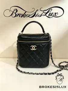 Pre-owned CHANEL Black Quilted Vanity Case | Gold CC Logo, Top Handle & Crossbody for Travel