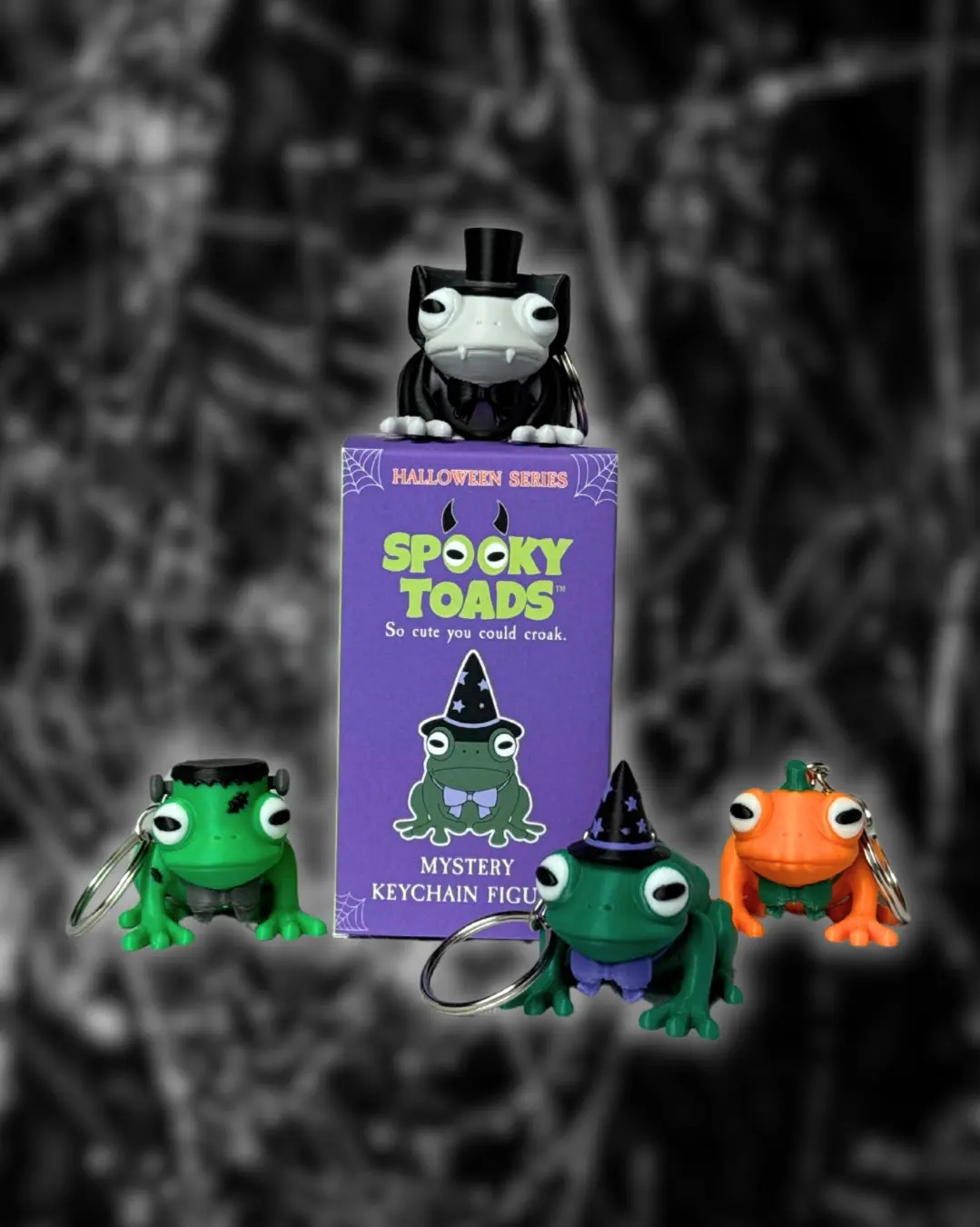 Unisex Japanese Toy-Inspired Spooky Mystery Keychain Figure, Golden Witch Toad & Pumpkin Charm Fashion Accessory
