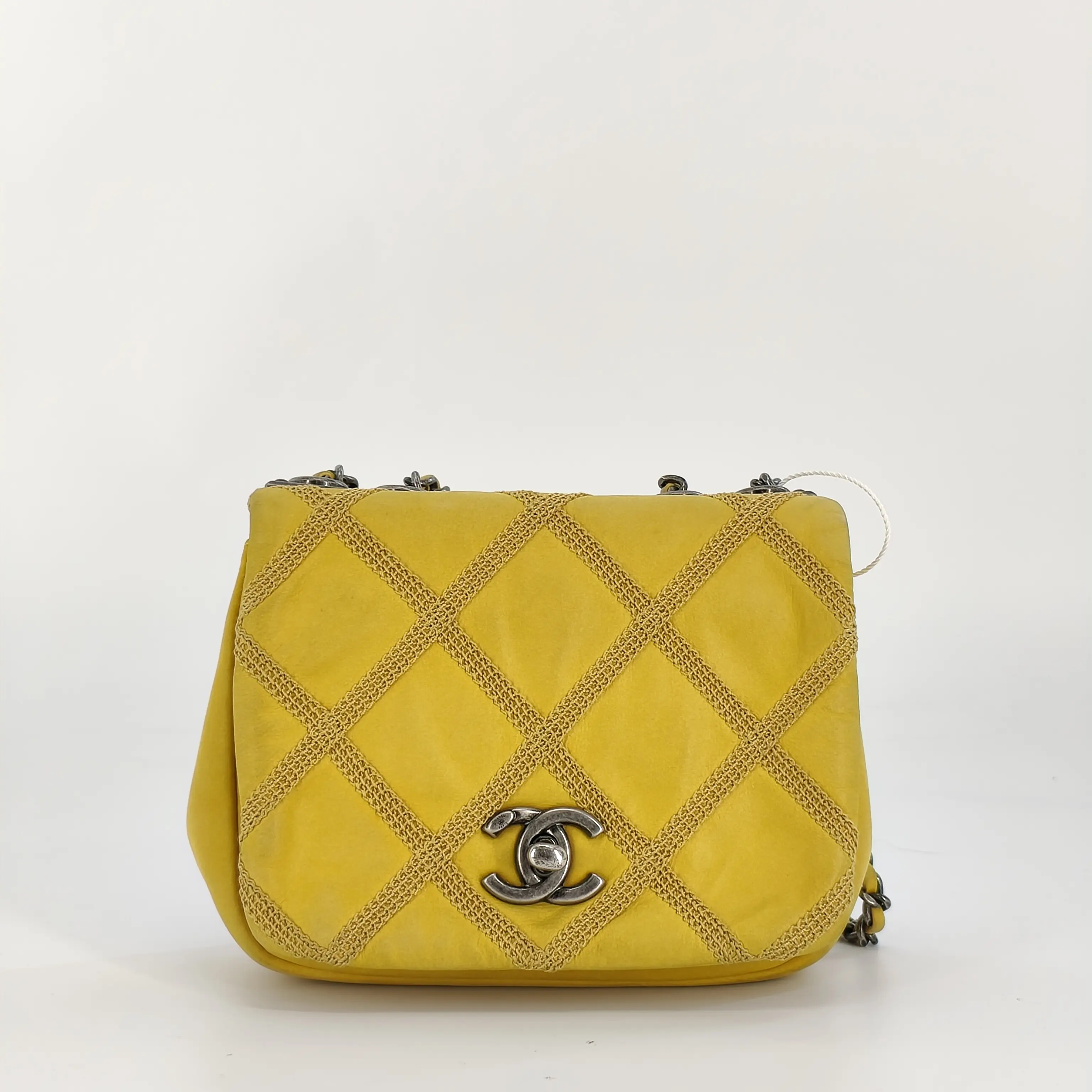 Pre-owned CHANEL leather Crossbody Bags Yellow Diamond Stitch Small Flap Bag J00122 NO2