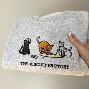 Cat Embroidered Sweatshirt, Cat Biscuit Sweatshirt, Black Cat Crewneck, Cat Peeking Sweatshirt, Gift for Cats Lover, Cat Mom Crewneck