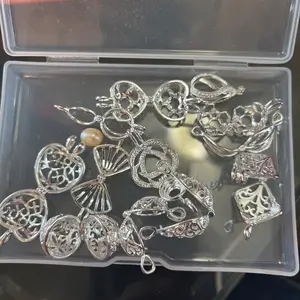 22” Necklace w/Pendants (Pearl Inside)