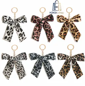 Trendy Leopard Print Bow Keychain Scarf Bag Charm, Soft Silk Ribbon Bow Key Ring, Fashion Leopard Pattern Pendant for Women Purse Handbag Accessories, Cute Gift for Her