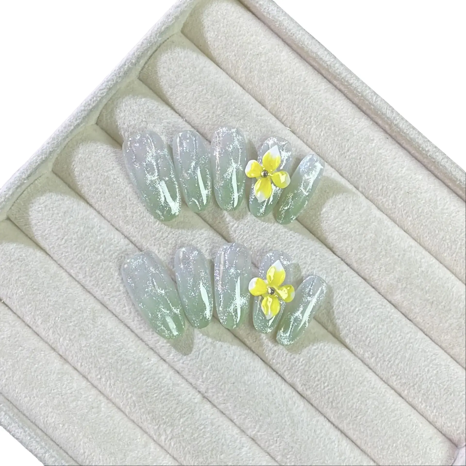Mint Green Ombre Press-On Nails Hand-Carved Floral Designs Soft Nude Gradient Elegant Detachable Nail Art Kit for Hello Kitty Nail Tips and Diamond Tip Nails