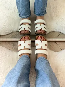 Monse white slide