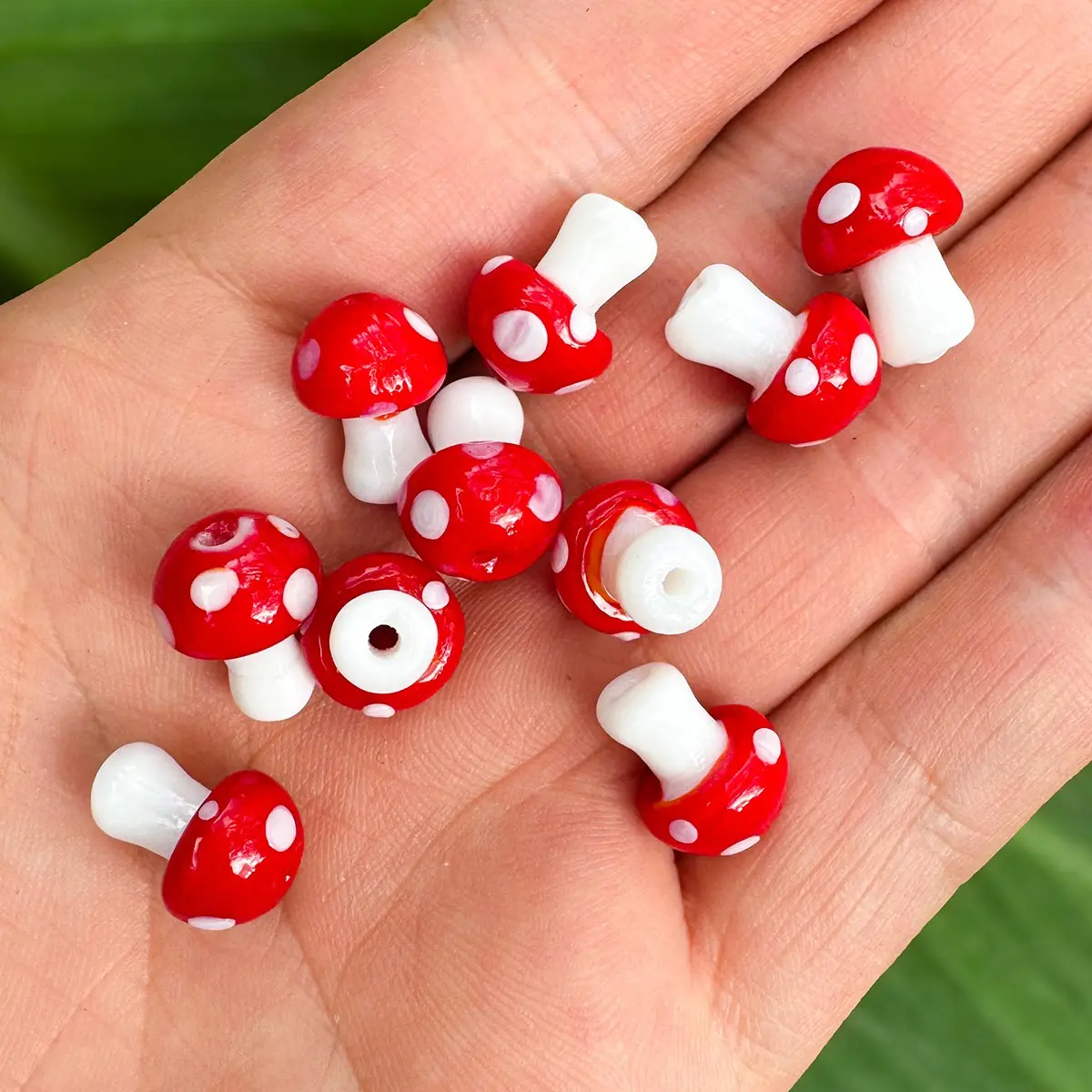 10pcs Mushroom Glass Beads DIY Jewelry Accessories, Bracelet Necklace Craft Supplies, Fashionable Decorative Beads for Clothing Boxes