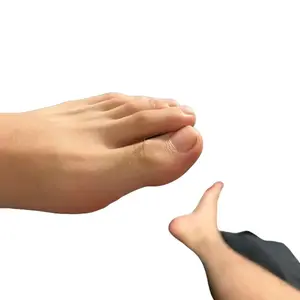 Foot toe nails