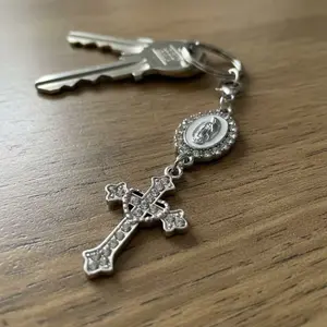 Christian Theme Cross Keychain, Diamond Pendant Carabiner, Bag Charm, Keychain For Bags, Wallet Accessory, Keychain Accessories, Headphone Case Decoration, Luggage & Auto Decor