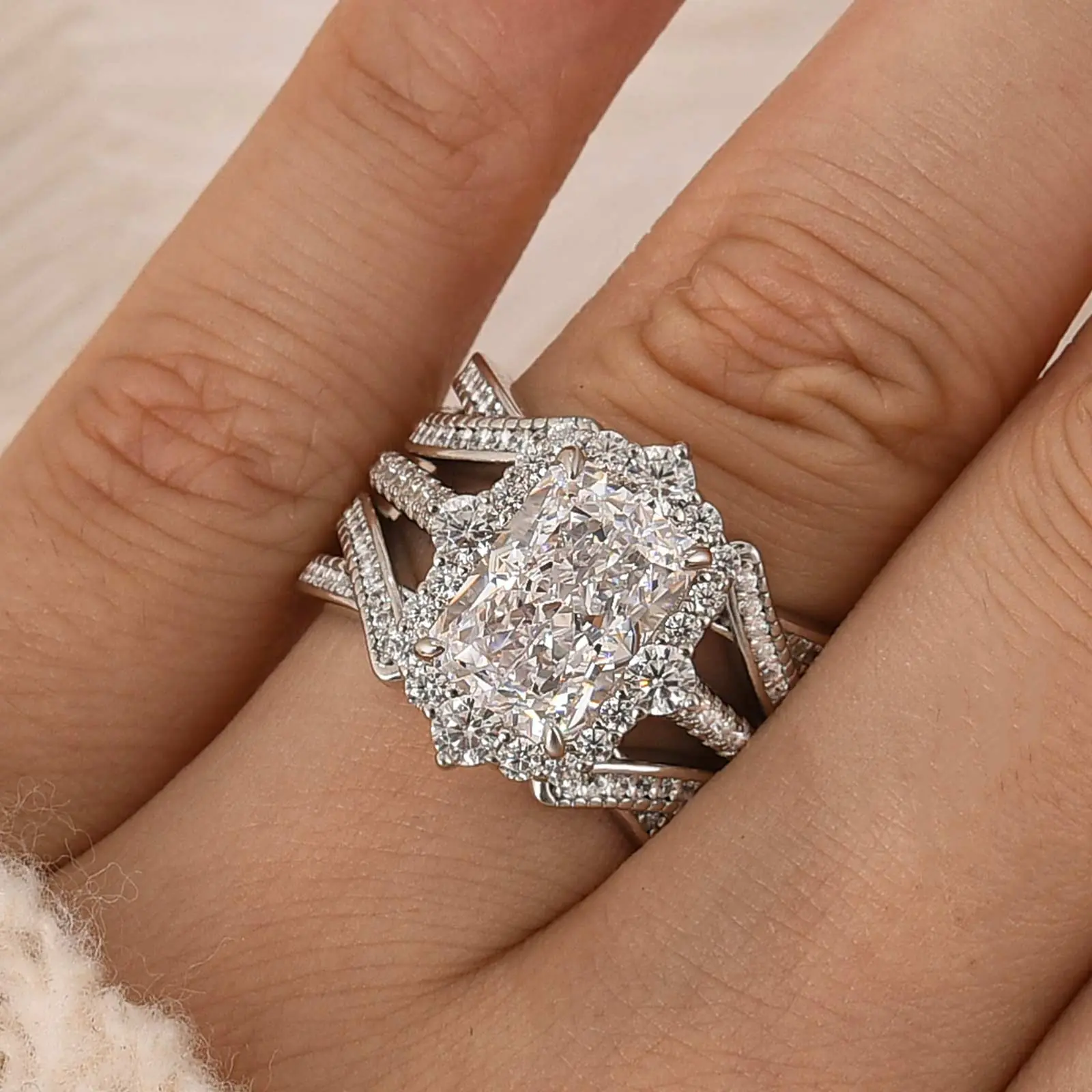MAXINEJEWELRY Women's 2-Piece 3.5Ct Radiant Cut 5A Cubic Zirconia Artificial Gemstone Engagement & Wedding Travel Ring Set