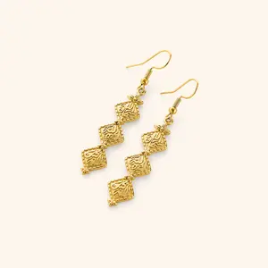 Draping Thikr Earrings