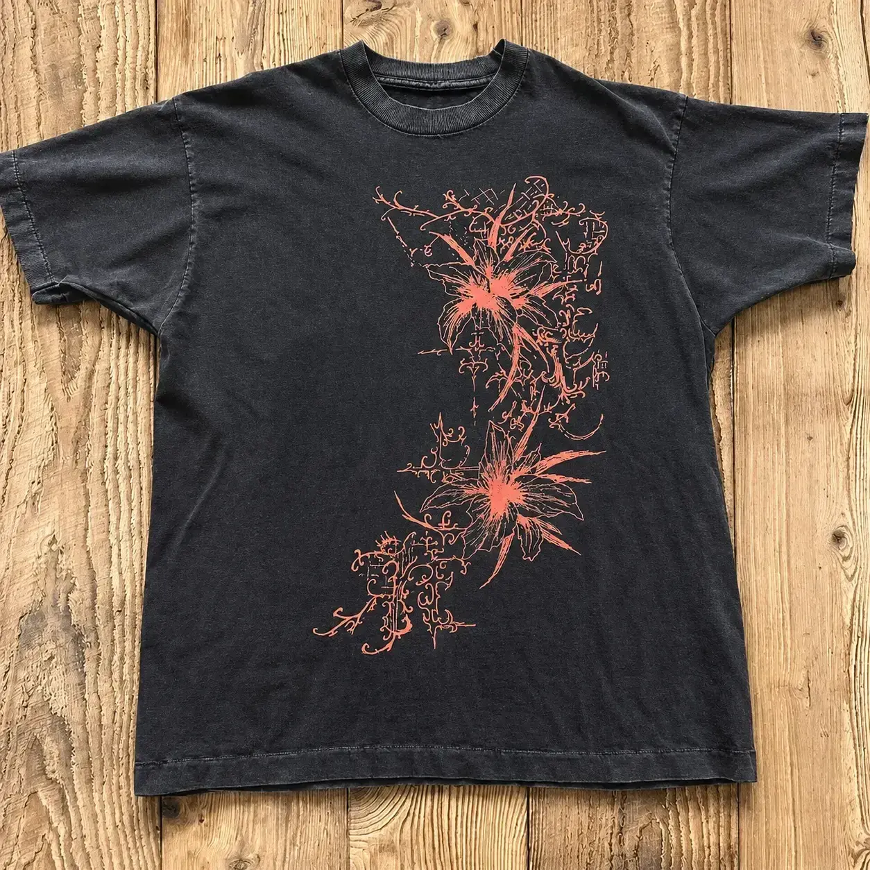 Gildan Black & Red Floral Botanical Graphic Tee, Unisex T-shirt, Gift T-shirt, Y2k Unisex Graphic Tees Gothic Grunge Emo Scene Amity Affliction Style Clothes Menswear Wome