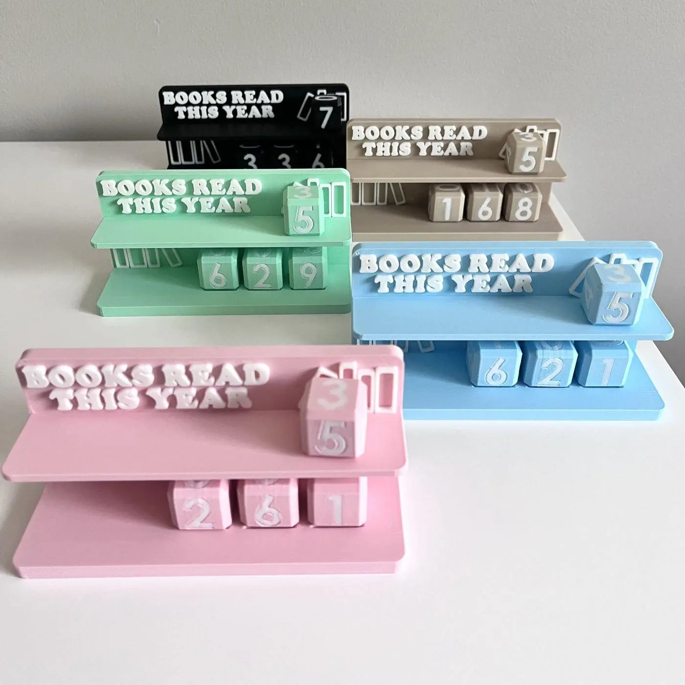 Books Read This Year Counter - 3D Printed Tactile Reading Tracker with 4 Dice for Annual Goals - Stylish & Practical Book Lover Accessory