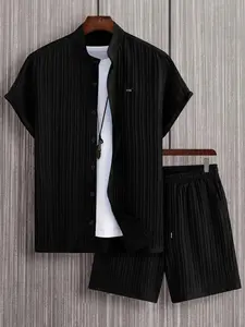 Two-Piece Set Men's Solid Textured Short Sleeve Top & Shorts Set Excluding Necklace, Regular Fit Casual Fashion Cozy Breathable Two-piece for Summer, Men's Clothes for Daily Wear Menswear