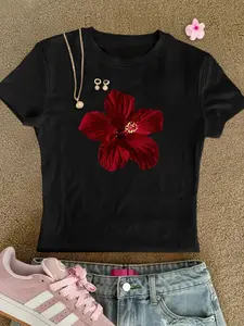 Women's Casual Short-sleeve T-shirt, Bright Red Hibiscus Floral Print, Soft & Comfortable Crewneck Top, Ideal for Summer Beach Vacations & Everyday Wear